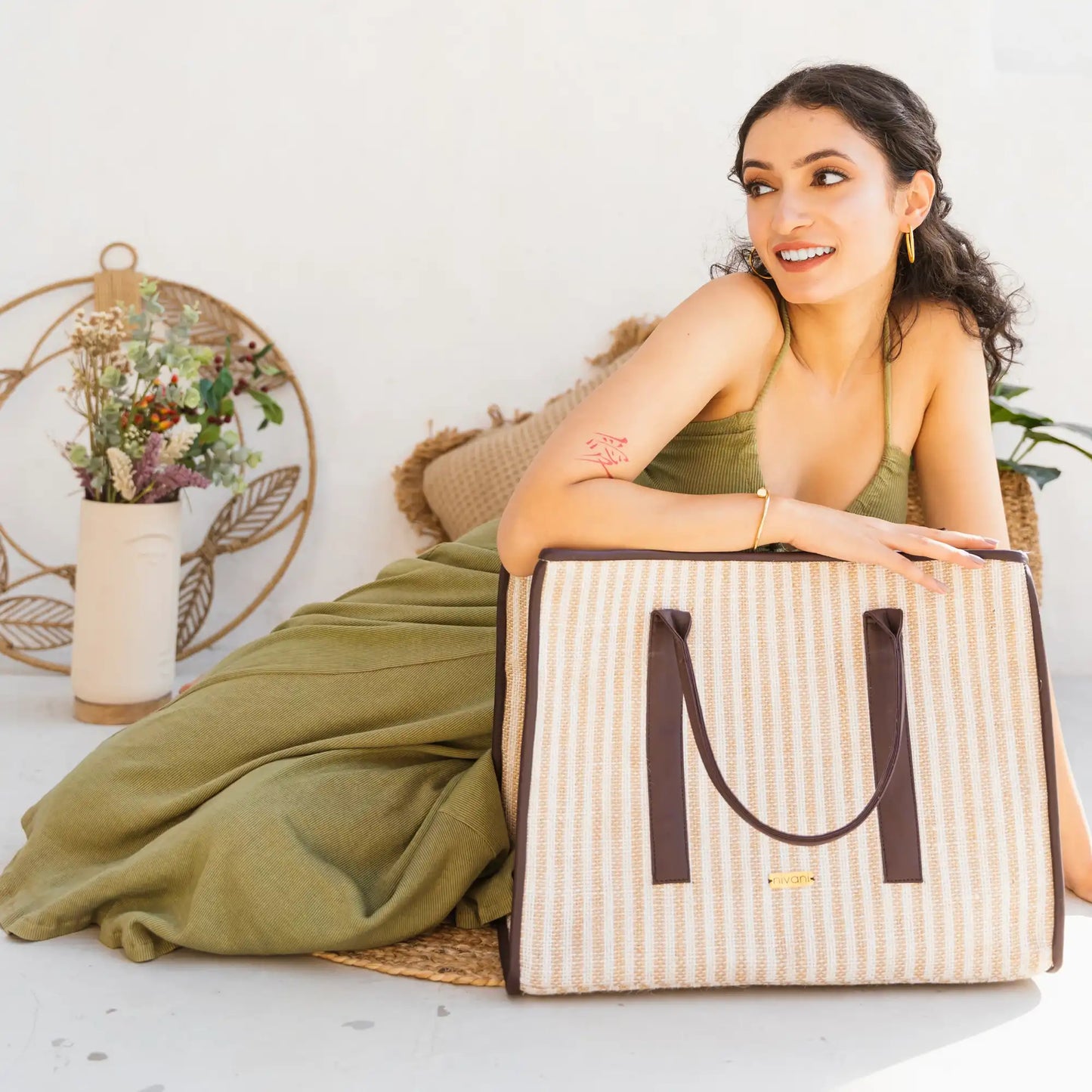 THE BIG BROWN TOTE