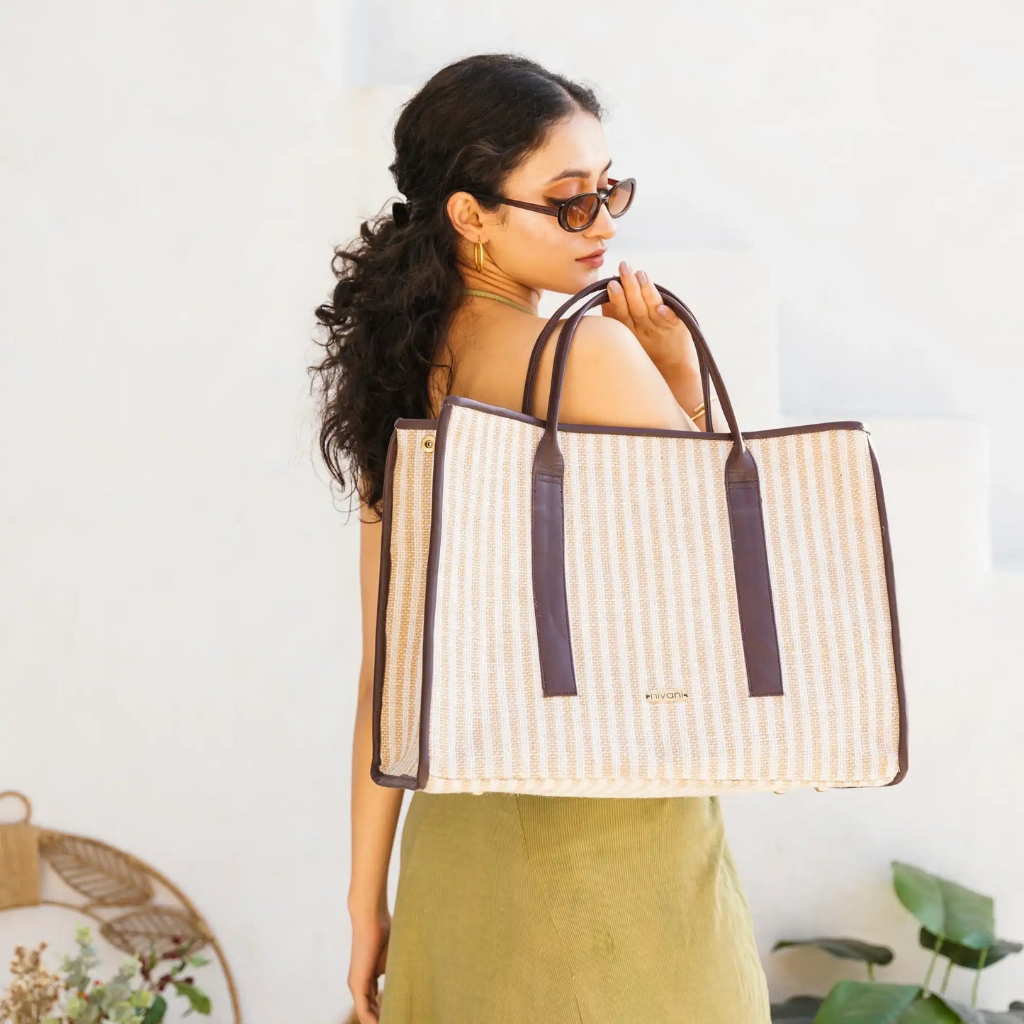 THE BIG BROWN TOTE